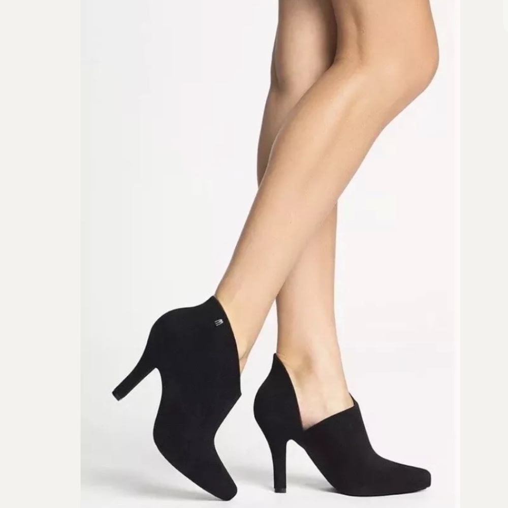 MELISSA DRAMA Black Flair Ankle Booties Boots